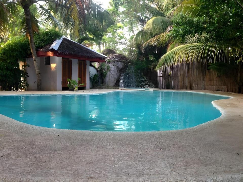 The Bruce Luxury Private Cottage Hotel in Siquijor