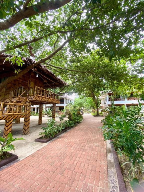 The Bruce Luxury Private Cottage Hotel in Siquijor
