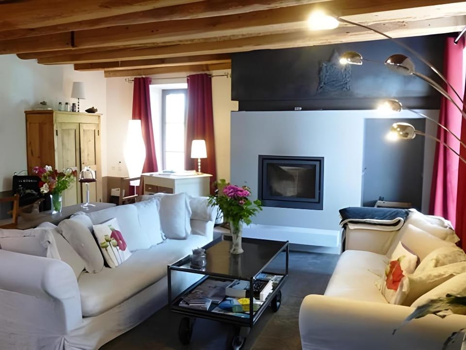 Les chambres d'hotes Les Délices de Lavoûte Hotel in Auvergne-Rhône-Alpes