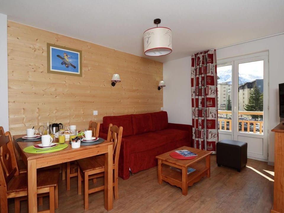 Alpine Stay Near Slopes Apartment in Les Deux Alpes
