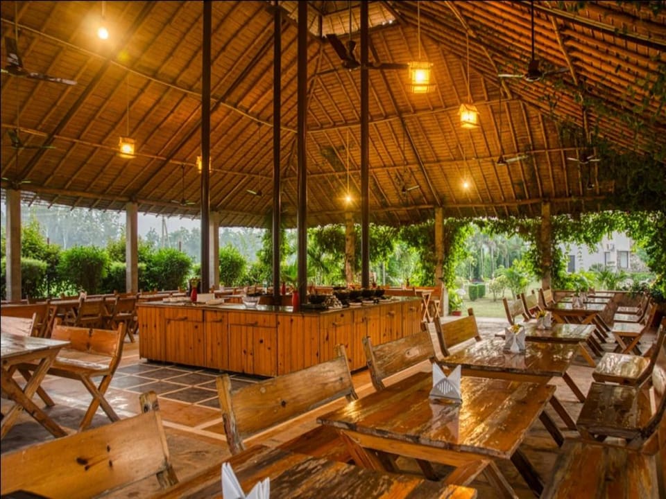 Corbett Solitaire Hotel in Uttarakhand
