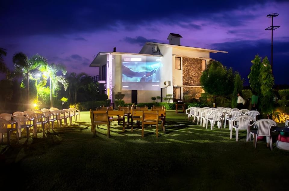Corbett Solitaire Hotel in Uttarakhand