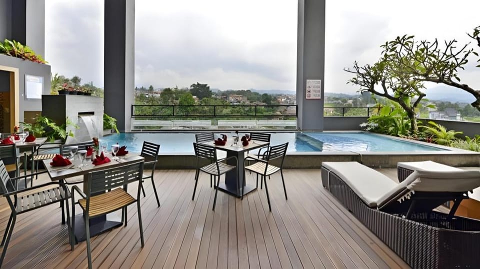 Travello Hotel Bandung Hotel in Parongpong