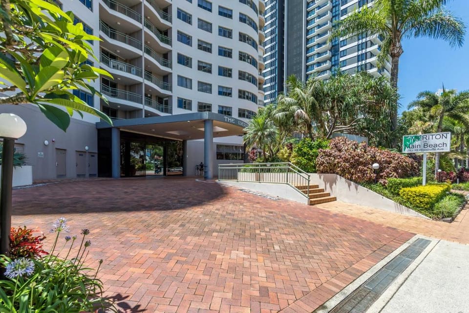 The Meriton Apartments on Main Beach Apartment hotel in Surfers Paradise