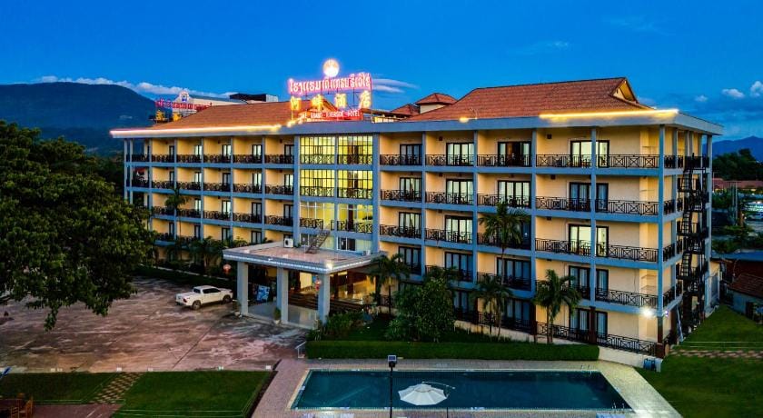 The Grand Riverside Hotel-1 Hotel in Vang Vieng