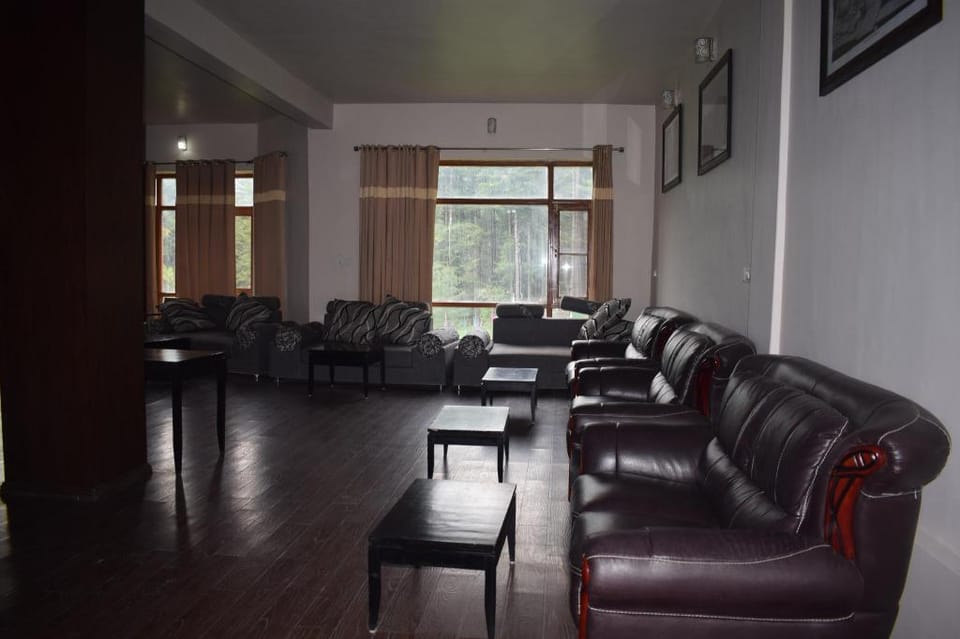 Aksa Resort Pahalgam Hotel in Punjab