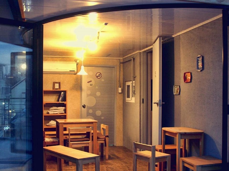 Br. Guesthhouse Hongdae Bed and Breakfast in Seoul