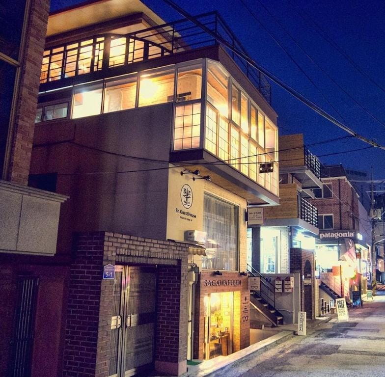 Br. Guesthhouse Hongdae Bed and Breakfast in Seoul