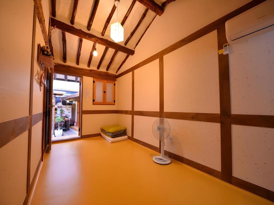 Golmokgil Guesthouse Hotel in South Korea