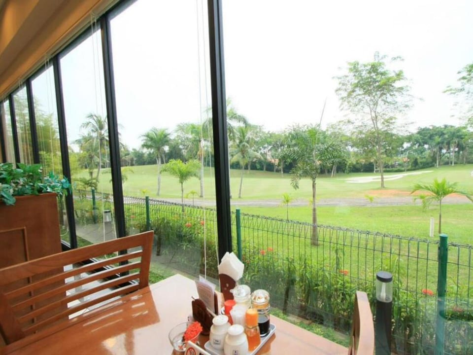Puri Kiic Golf View Hotel Hotel in West Java