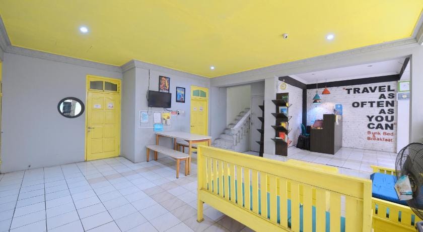 Bunk Bed and Breakfast Hostel in Yogyakarta