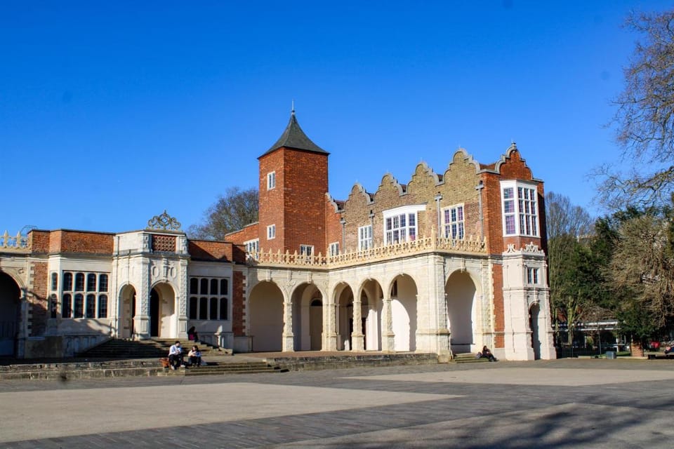 Safestay London Kensington Holland Park Hostel in City of Westminster