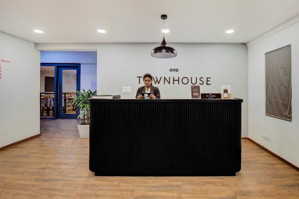 Townhouse CR Park Near Lotus Temple Hotel in New Delhi