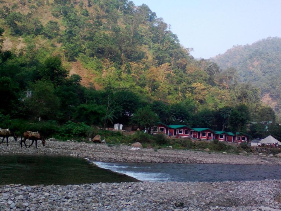 River Valley Resort Hotel in Uttarakhand
