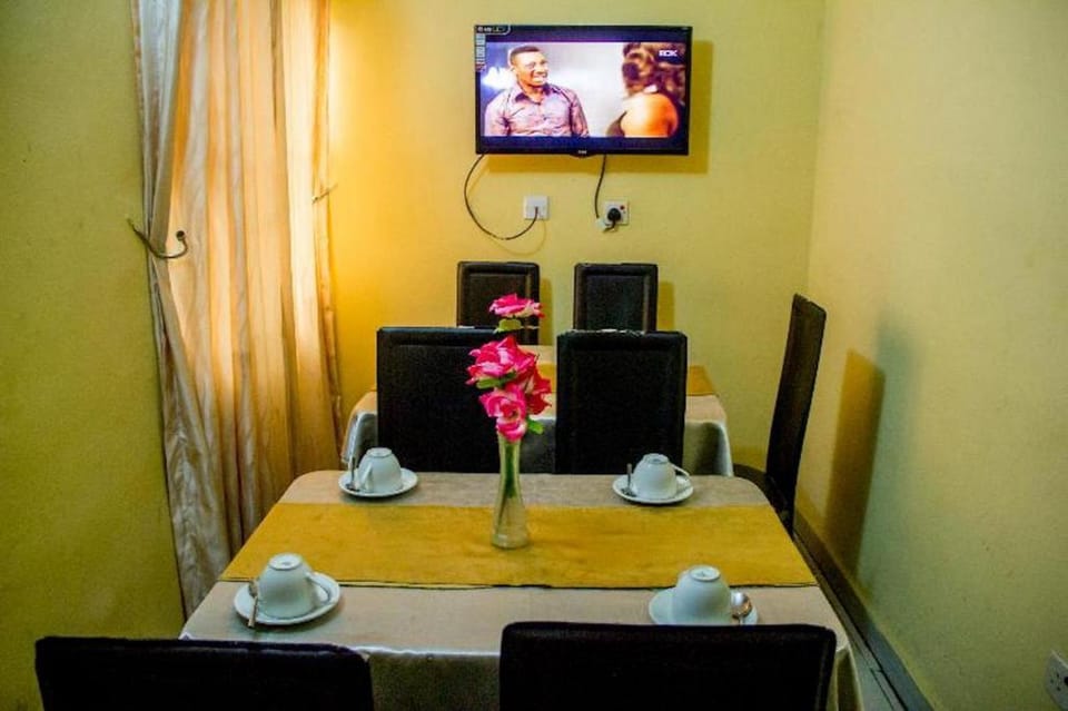 De Lawrence Court & Suites Hotel in Lagos