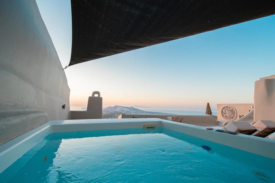 Luna Santorini Suites Apartment in Santorini