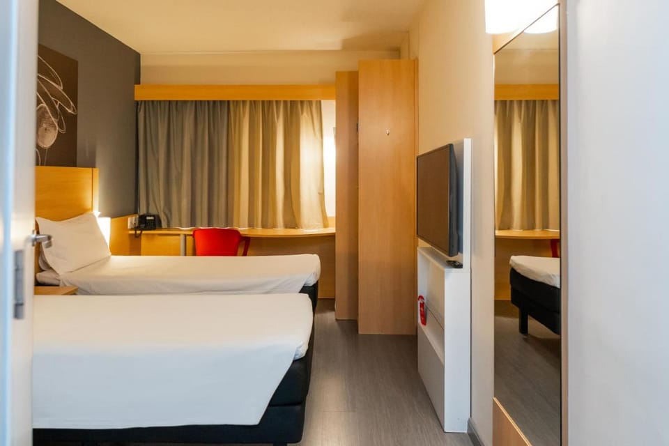 Ibis Porto Alegre Assis Brasil Hotel in Porto Alegre