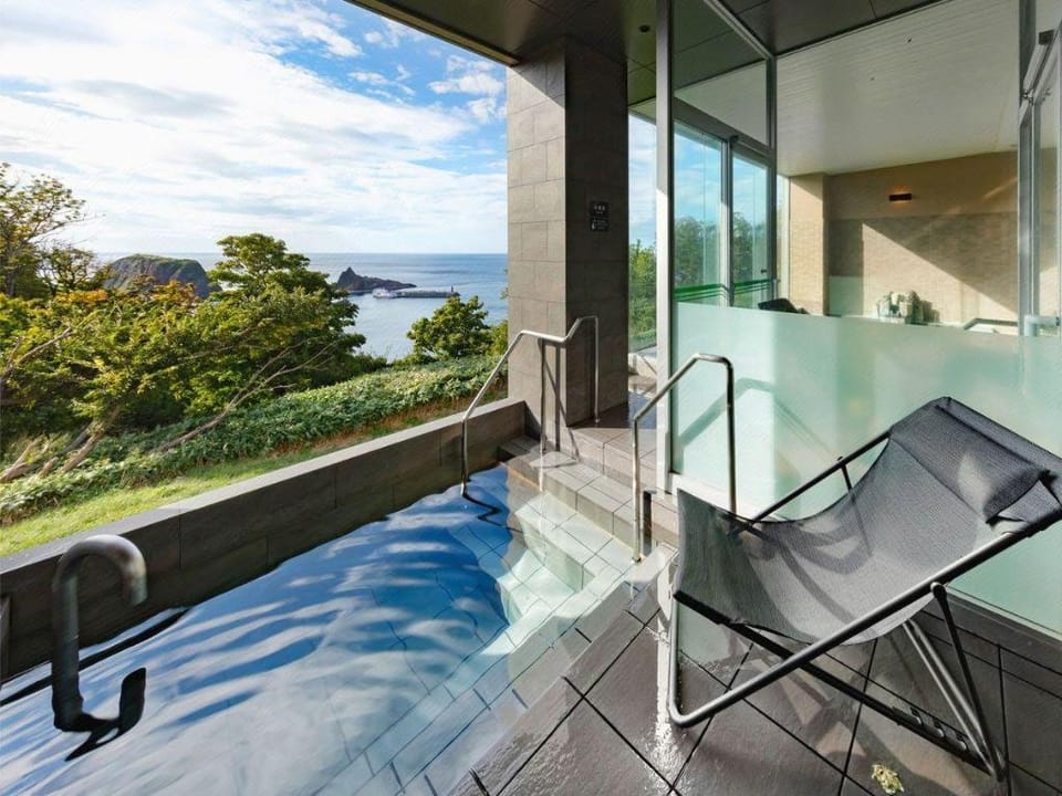 SHIRETOKO YUHI NO ATARUIE ONSEN HOSTEL Bed and Breakfast in Hokkaido Prefecture