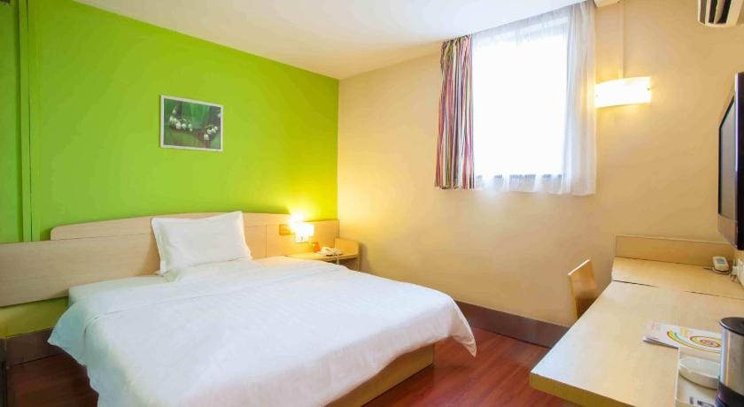 7 Days Hotel Shen zhen Luo hu Port East Gate International Trade Store Hotel in Hong Kong