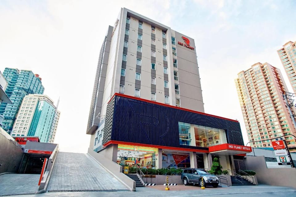 Red Planet Manila Amorsolo Hotel in Pasay