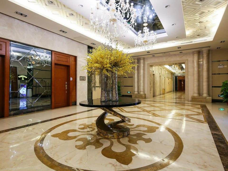 Louidon Mega Apartment Of Kam Rueng Plaza Apartment in Guangzhou