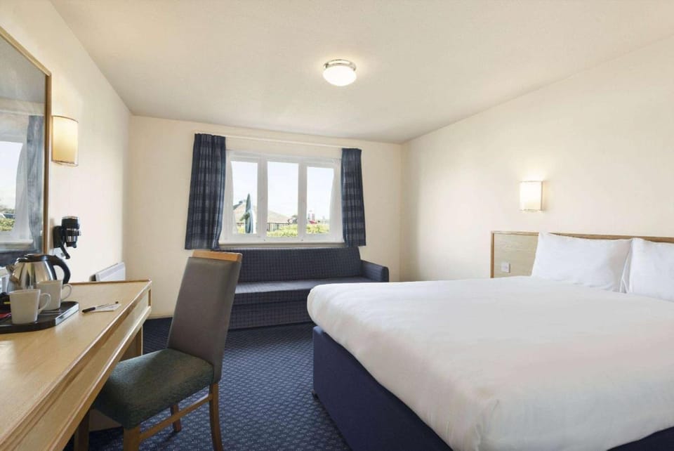 Days Inn Sutton Scotney North Hotel in Test Valley District