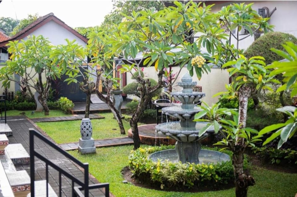 Frangipani Homestay Bed and Breakfast in Kuta Selatan
