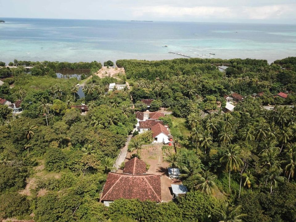 Karimunjannah House Bed and Breakfast in Indonesia