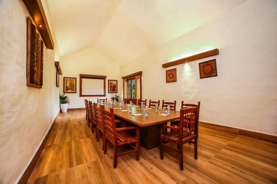Lemon Tree Wildlife Resort  Bandhavgarh Hotel in India