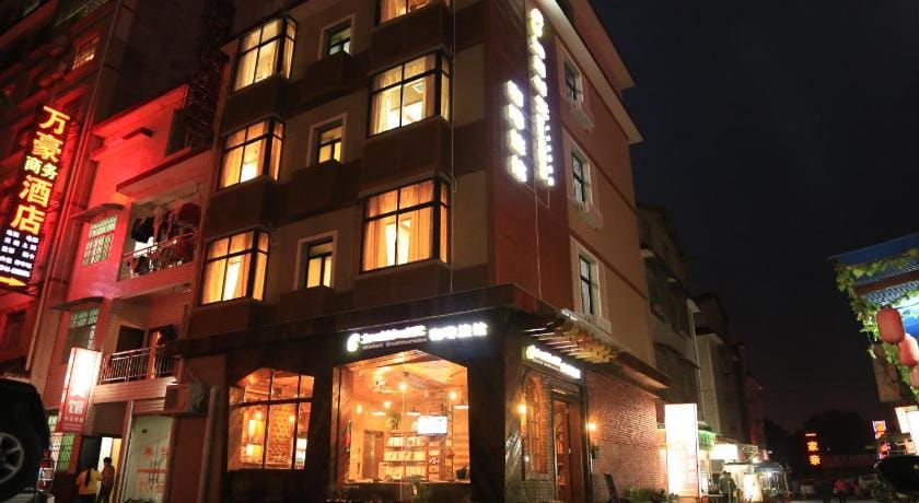 Hotel California Zhangjiajie Bed and Breakfast in Hubei