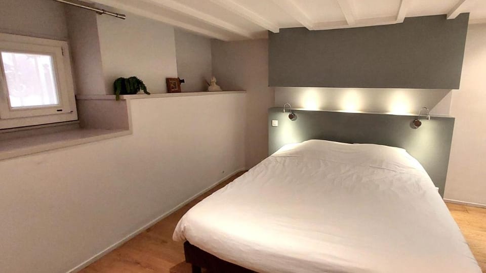 Appartement de charme, multi-niveaux - Jardin Public Apartment in Bordeaux