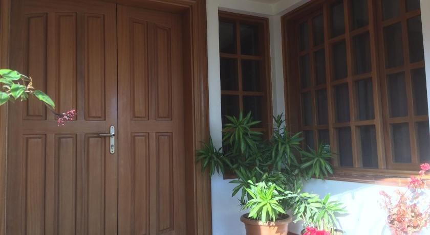 Miriam Short Term Rental Bed and Breakfast in North District