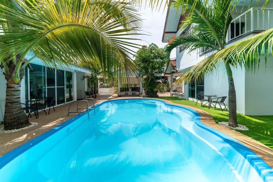 Coconut Palms Bed and Breakfast in Laos
