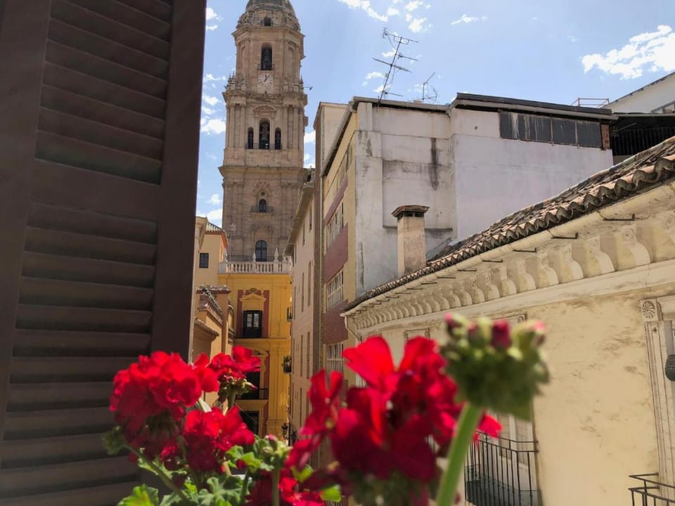 Holidays2Malaga Cathedral View Apartment in Malaga
