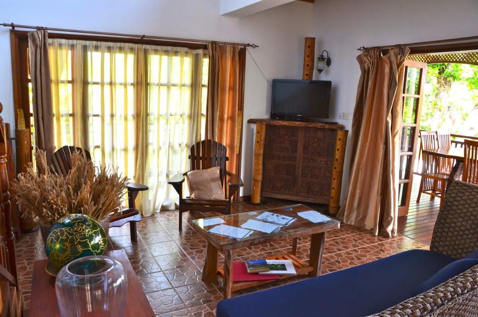 Kaz Ladouceur Bed and Breakfast in Africa