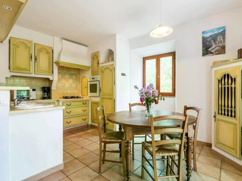 Holiday Home in Les Assions near Bois de Paiolive Vacation rental in Auvergne-Rhône-Alpes