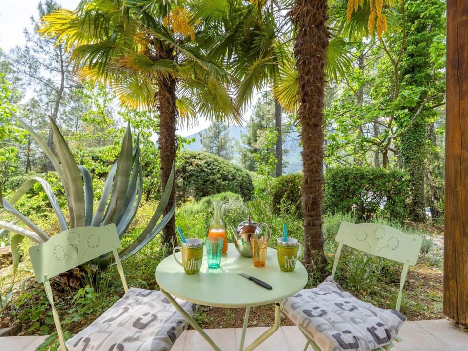Serene Holiday Home in Les Salelles with Swimming Pool Vacation rental in Auvergne-Rhône-Alpes