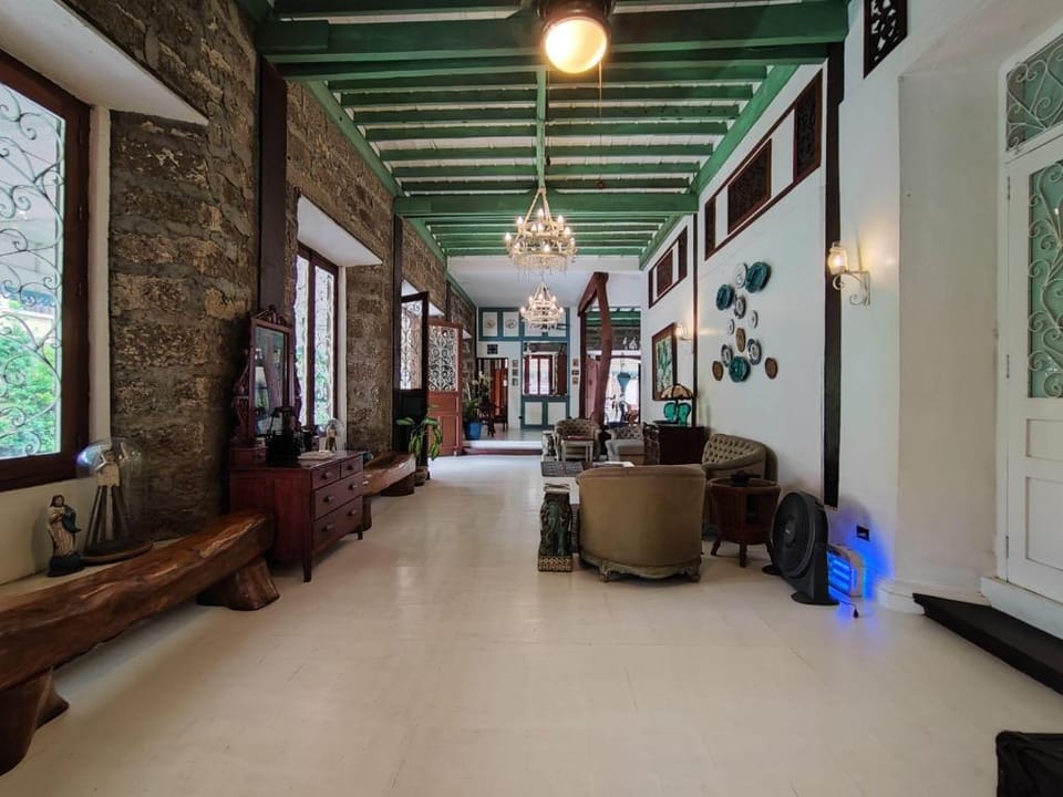 Paradores Del Castillo Bed and Breakfast in Calabarzon