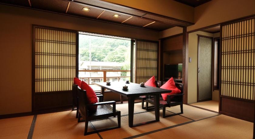 Hakoneyumoto Onsen Yaeikan Ryokan in Hakone