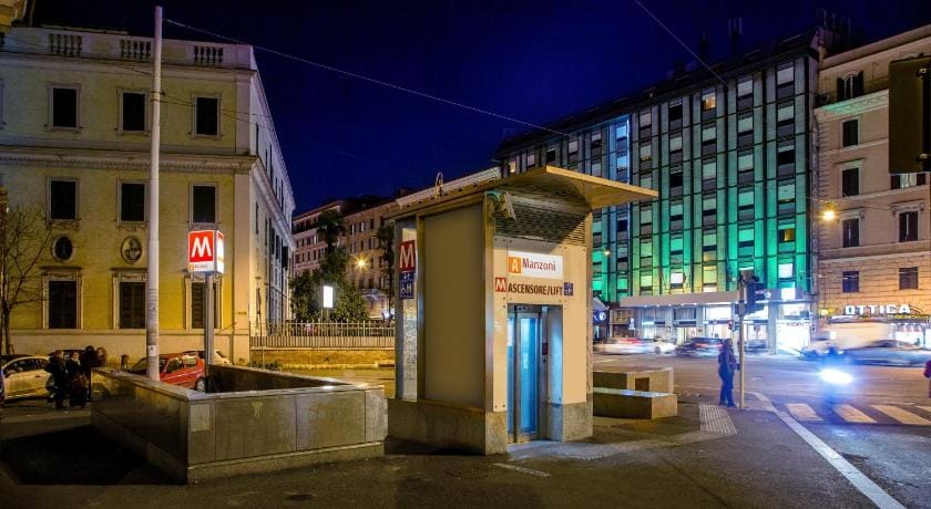 Ad Hoc Domus Guest House Hotel in Rome