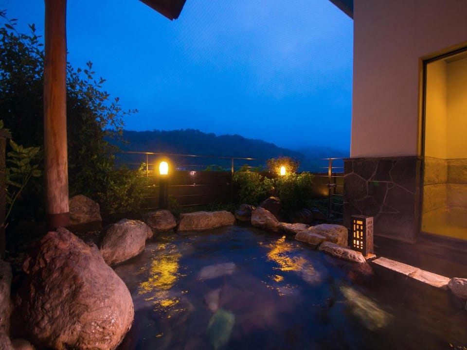 Hitoyoshi Onsen Ryokan Suiranrou Hotel in Japan