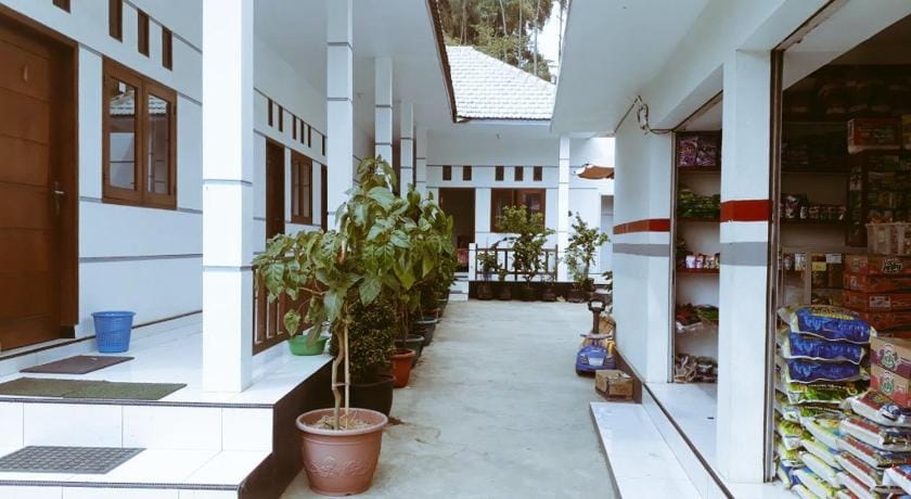 Savana Guesthouse Hotel in East Java