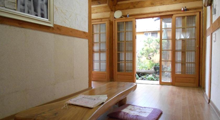 Happiness Full Hanok Guesthouse Jeonju Hotel in South Korea