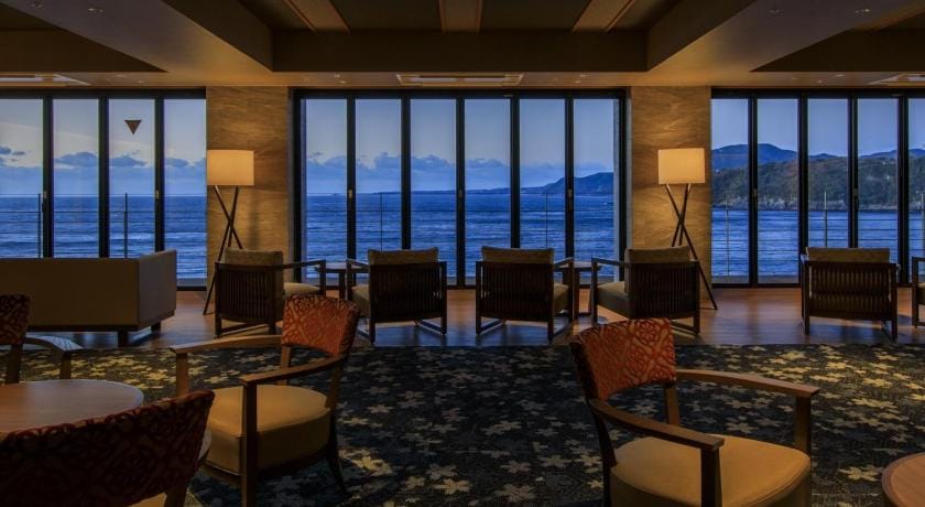 Hotel Inatori Ginsuiso Ryokan in Shizuoka Prefecture