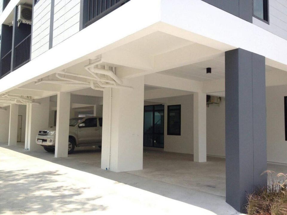 Promsook Apartment Hotel in Chon Buri Changwat