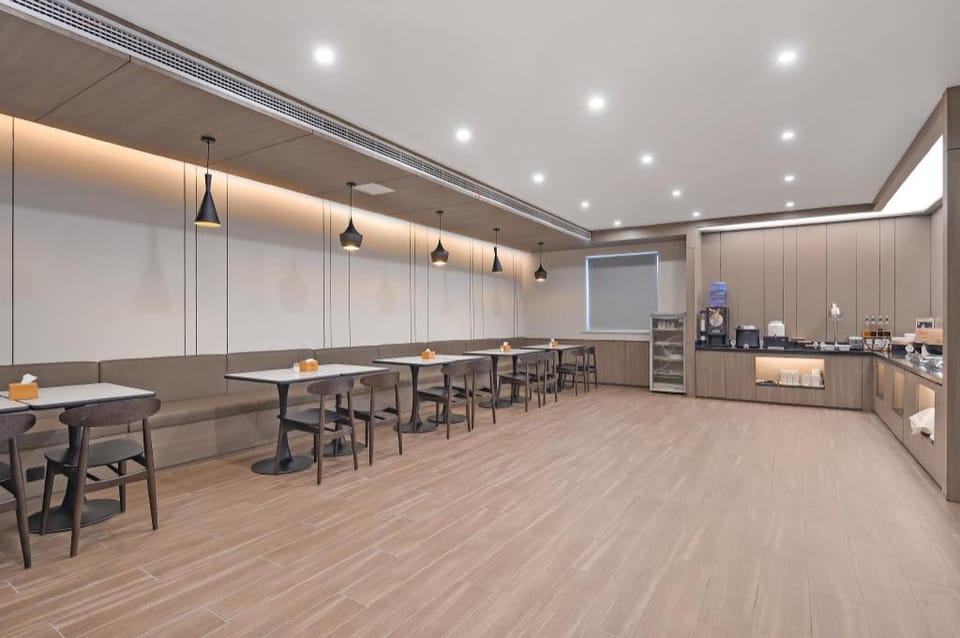 Hanting Hotel Yizheng Gongnong Road Hotel in Nanjing
