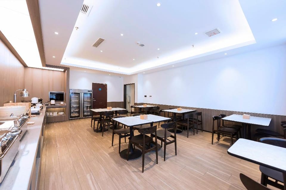Hanting Hotel Zhengzhou High-Tech Zone Dongqing Street Hotel in China