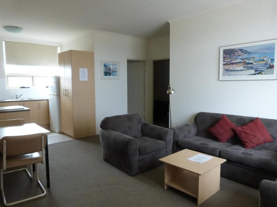 Glenelg Holiday Apartments - Corfu 200 meters to the beach Free Parking Apartment in Moseley Street