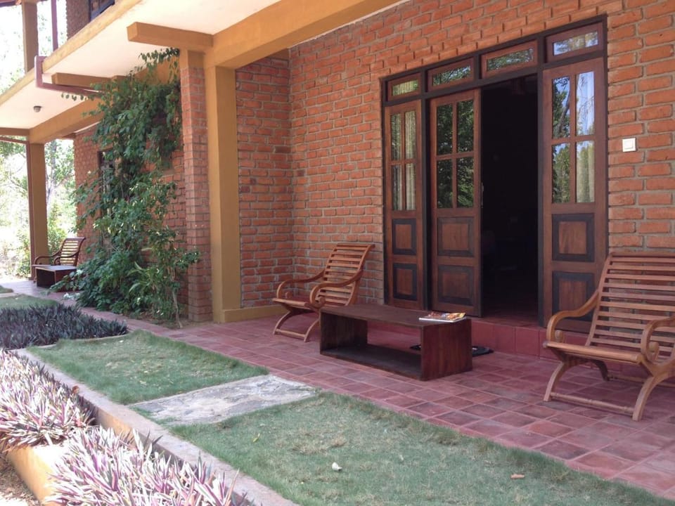 Guruge Villa Habarana Inn in Dambulla