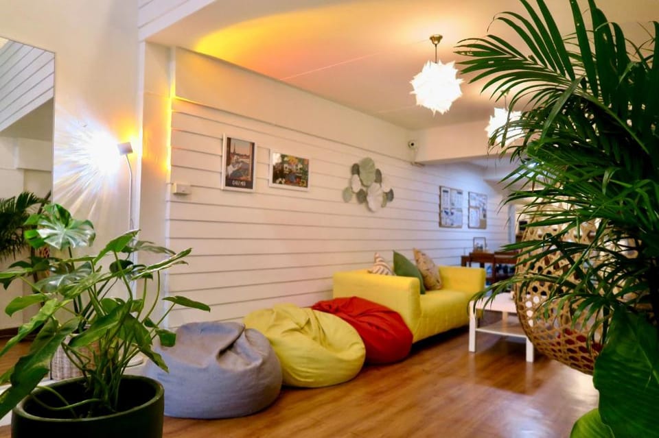 Les Fleurs Bangkok Hostel Bed and Breakfast in Bangkok